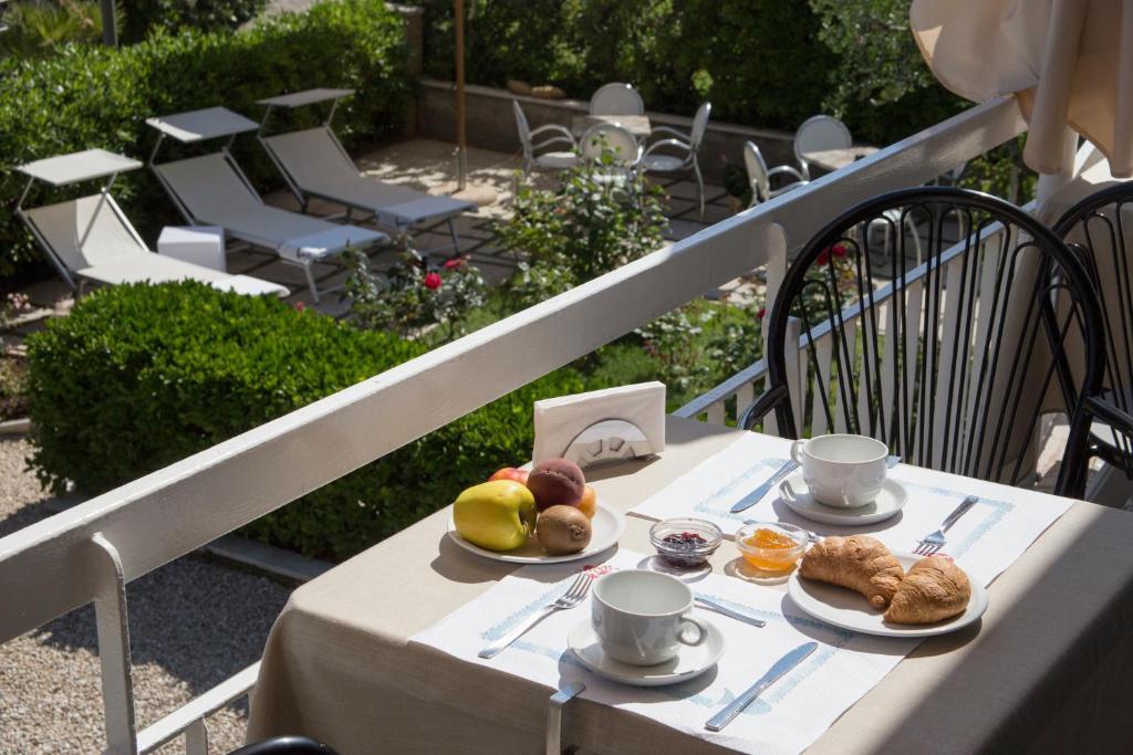 Hotel Adler Gabicce Mare Bagian luar foto