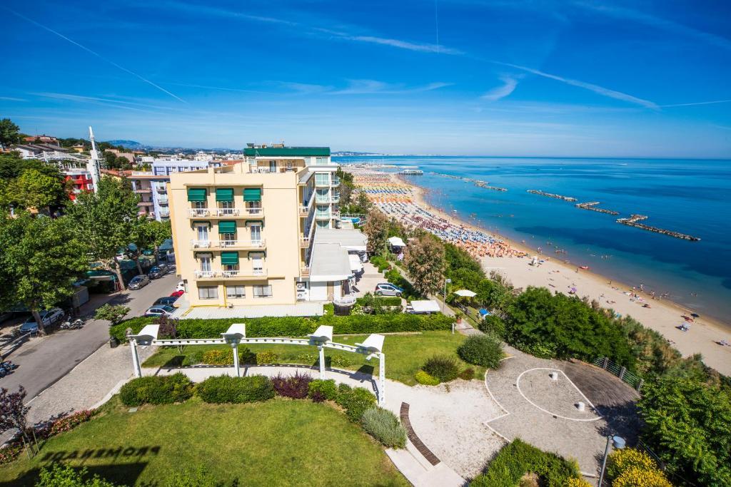 Hotel Adler Gabicce Mare Bagian luar foto